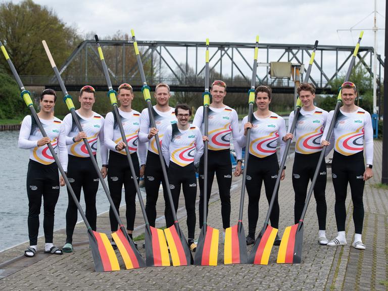 Der Deutschlandachter 2024 beim Training auf dem Dortmund-Ems-Kanal. 