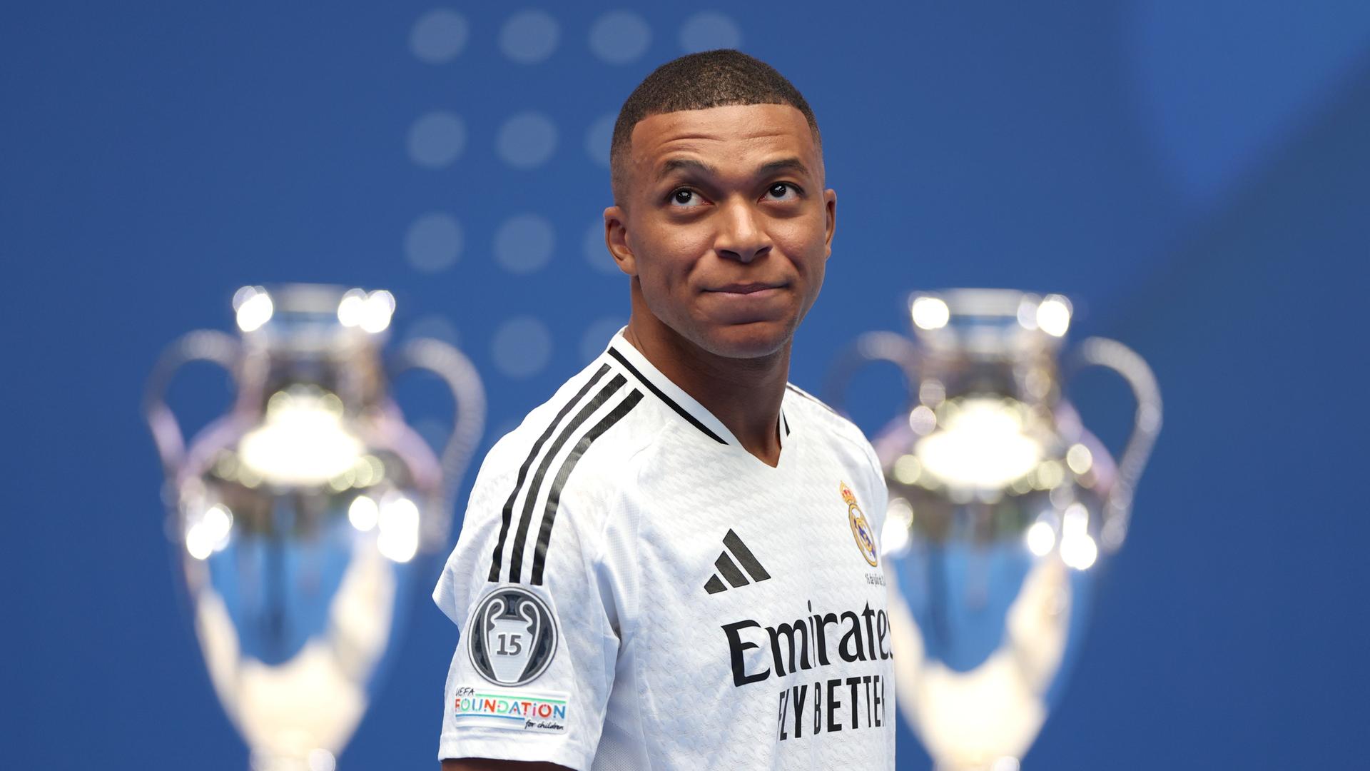 Der franzöische Fußballer Kylian Mbappe bei seiner Vorstellung bei Real Madrid.