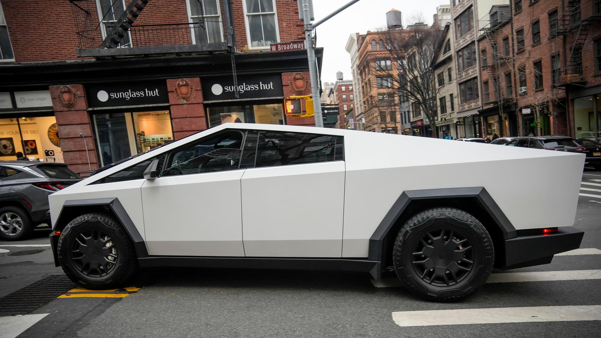 Ein Cybertruck von Tesla in New York