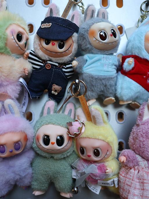 Budapest Daily Life And Tourism Labubu toys are seen at the store in Budapest, Hungary on August 1, 2025. Budapest Hungary PUBLICATIONxNOTxINxFRA Copyright: xJakubxPorzyckix originalFilename: porzycki-budapest250801_np9X5.jpg