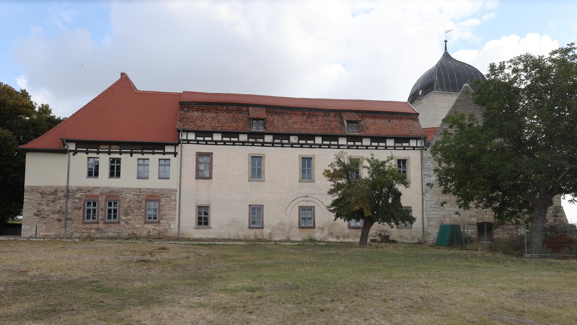 Die Runneburg in Weißensee in einer Frontalansicht