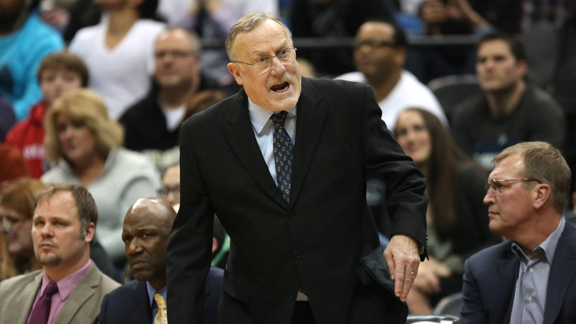 Wolves-Cheftrainer Rick Adelman in Akton im Target Center in Minneapolis.