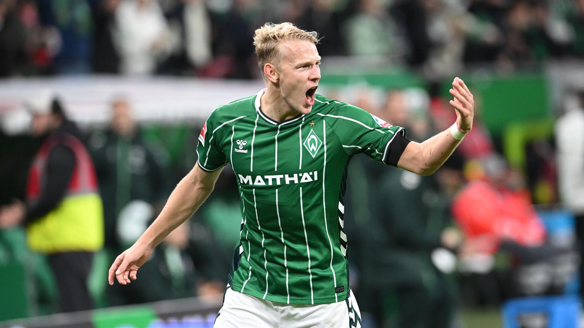 Marco Grüll (Werder Bremen) jubelt über sein Tor zum 1:0 gegen Union Berlin.