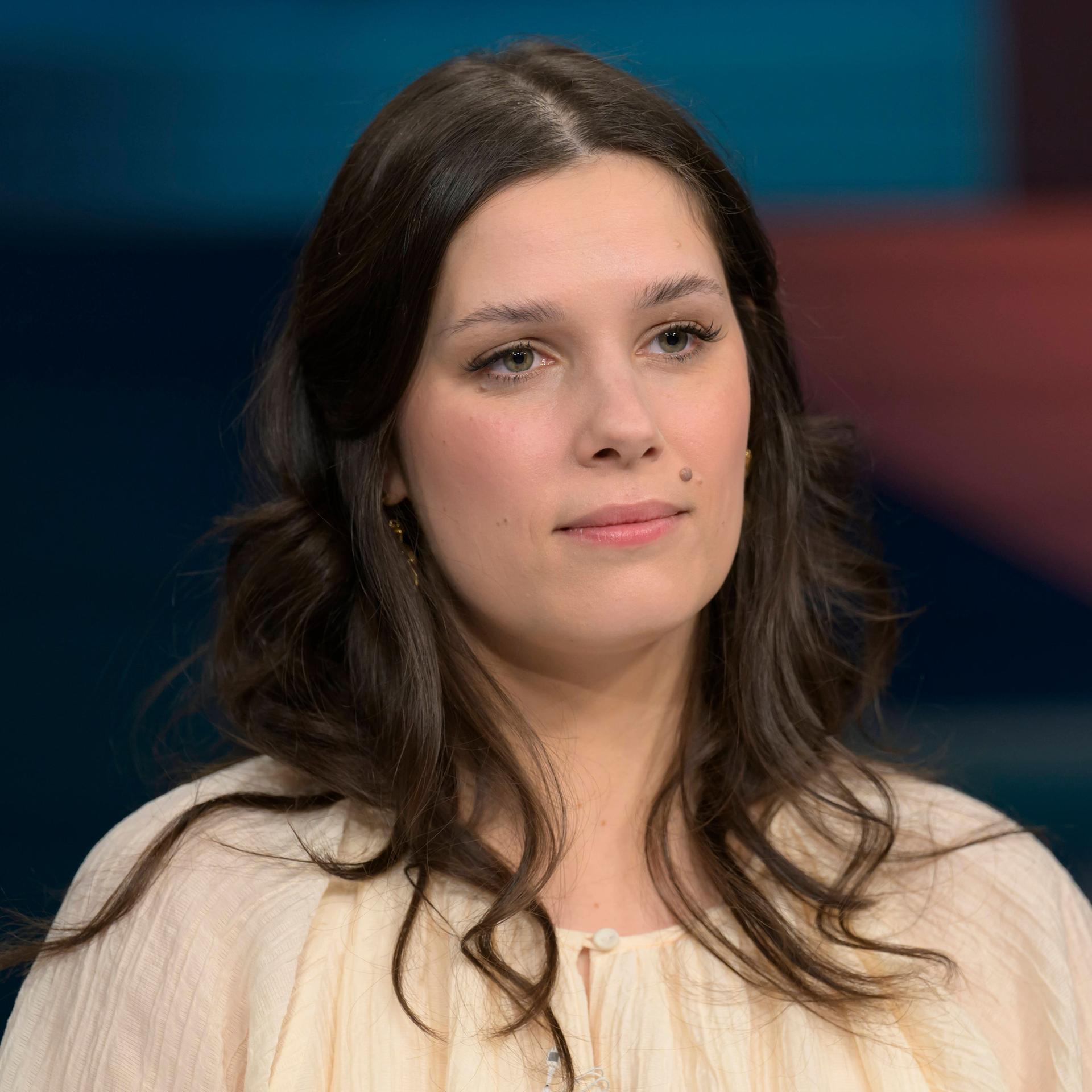 Tara-Louise Wittwer - "Frauen können es niemandem recht machen"