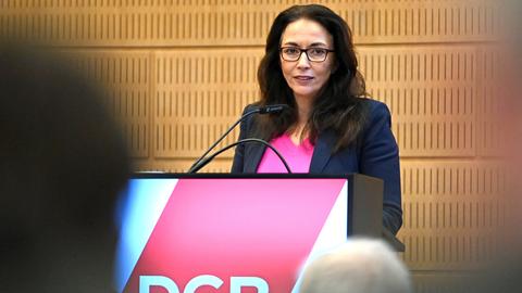 Jasmin Fahimi, Bundesvorsitzende des Deutschen Gewerkschaftsbundes (DGB), spricht bei der Sozialstaatskonferenz von DGB-Bundesvorstand und den Arbeitskammern