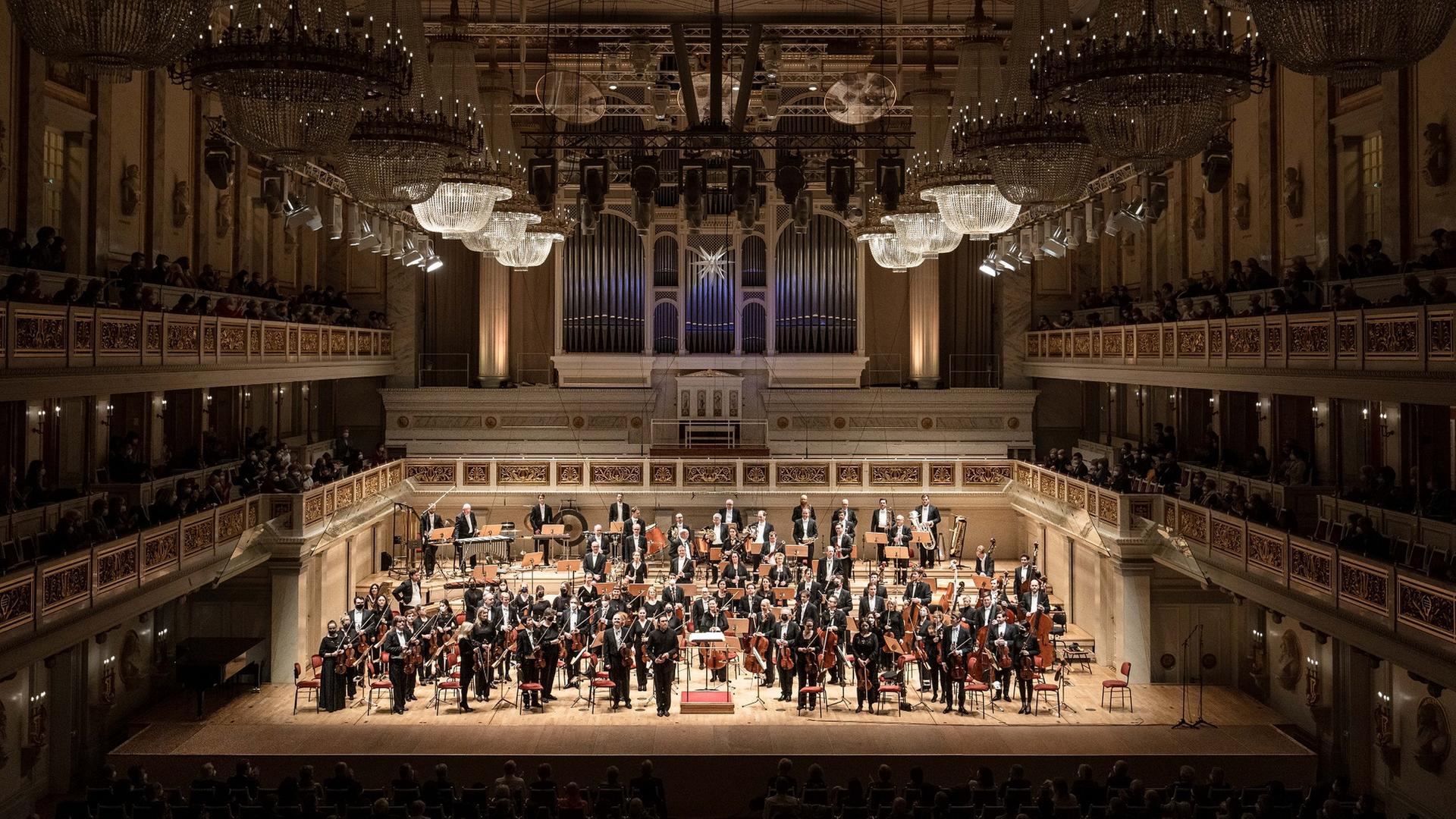 Die Musiker des Rundfunk-Sinfonieorchesters Berlin bei der Aufnahme zu "100 Jahre Radio – 100 Jahre RSB" im Konzerthaus Berlin Die Musiker des Rundfunk-Sinfonieorchesters Berlin bei der Aufnahme zu "100 Jahre Radio – 100 Jahre RSB" im Konzerthaus Berlin