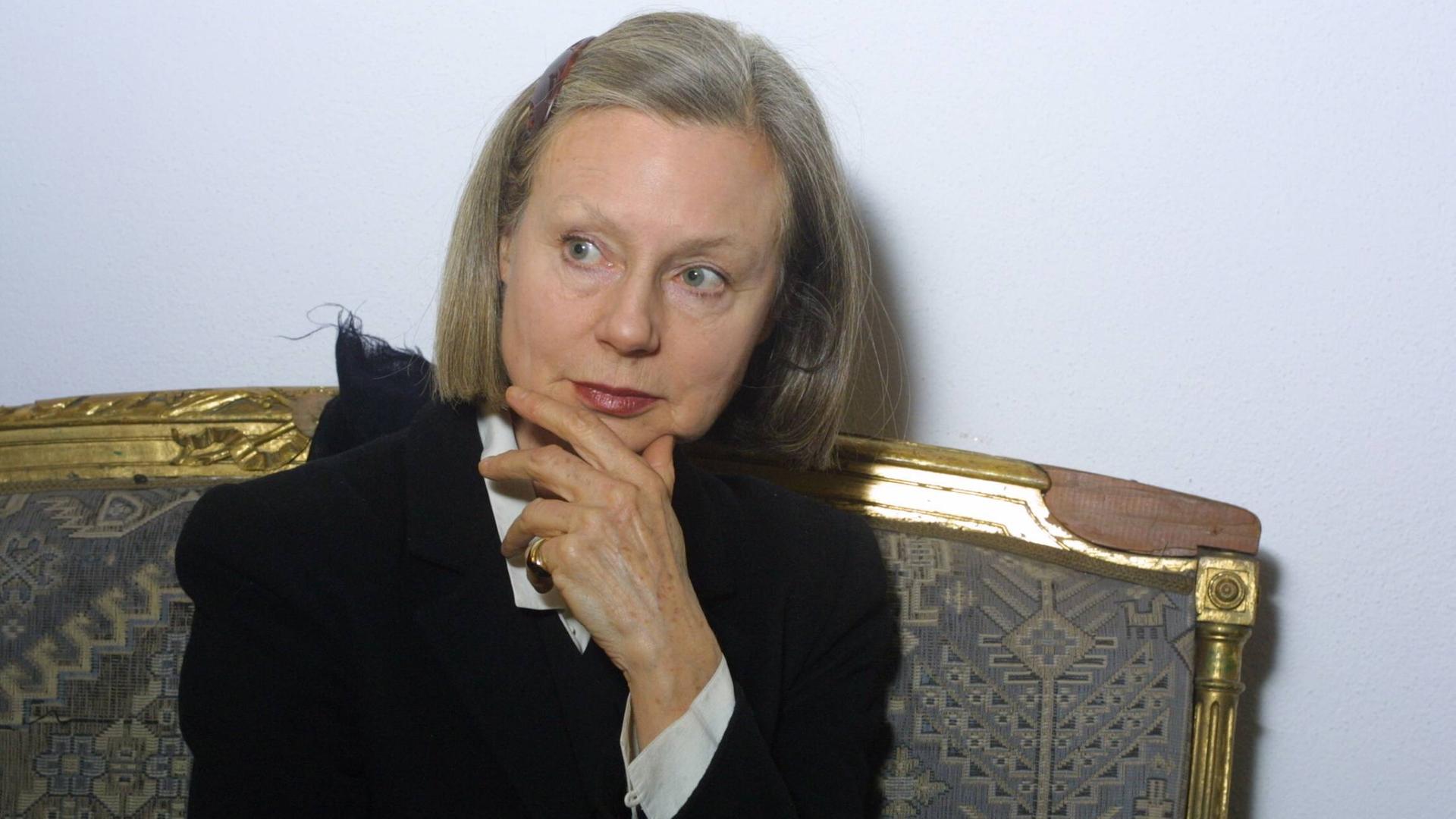 Die Schweizer Schriftstellerin Fleur Jaeggy bei einer Literaturveranstaltung in in der Literaturwerkstatt Berlin. Die Schweizer Schriftstellerin Fleur Jaeggy bei einer Literaturveranstaltung in in der Literaturwerkstatt Berlin.