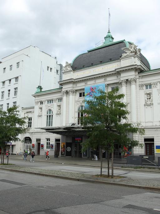 Das Deutsche Schauspielhaus in der Kirchenalle gegenüber vom Hauptbahnhof Hamburg.