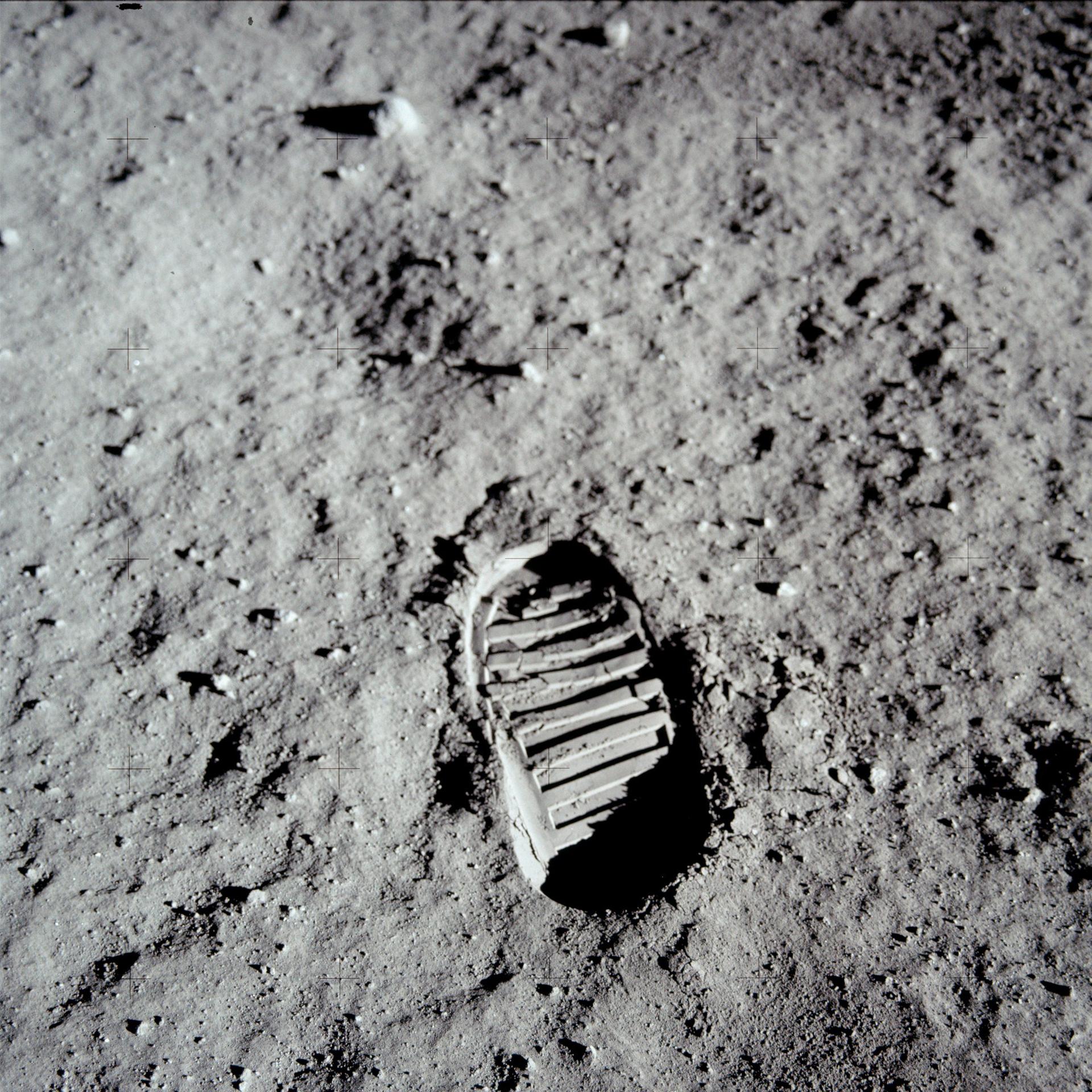 Bald zertrampelt? - Armstrongs letzte Spuren auf dem Mond
