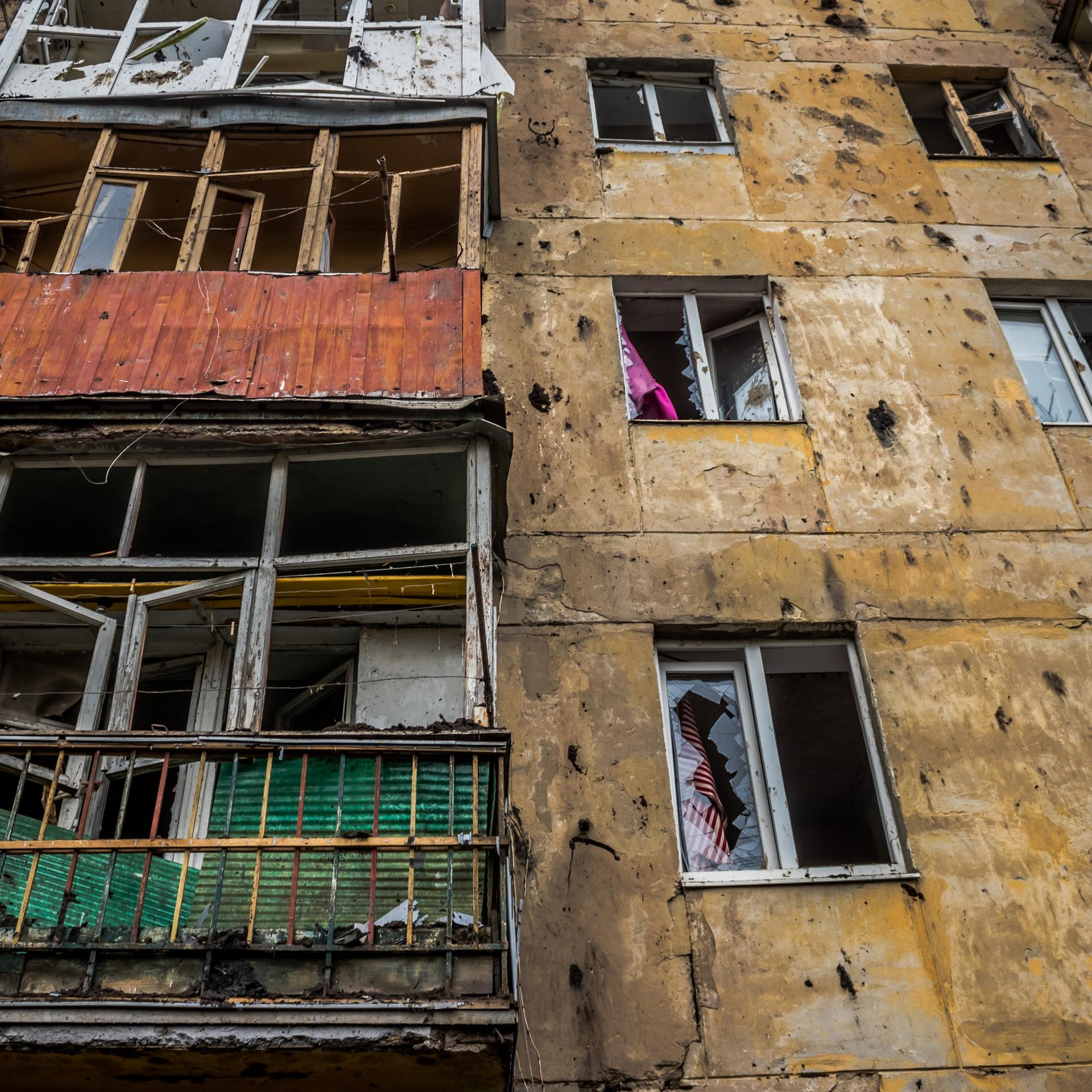 Russischer Angriffskrieg - Tote und Verletzte in Ukraine durch Beschuss und Sprengkörper