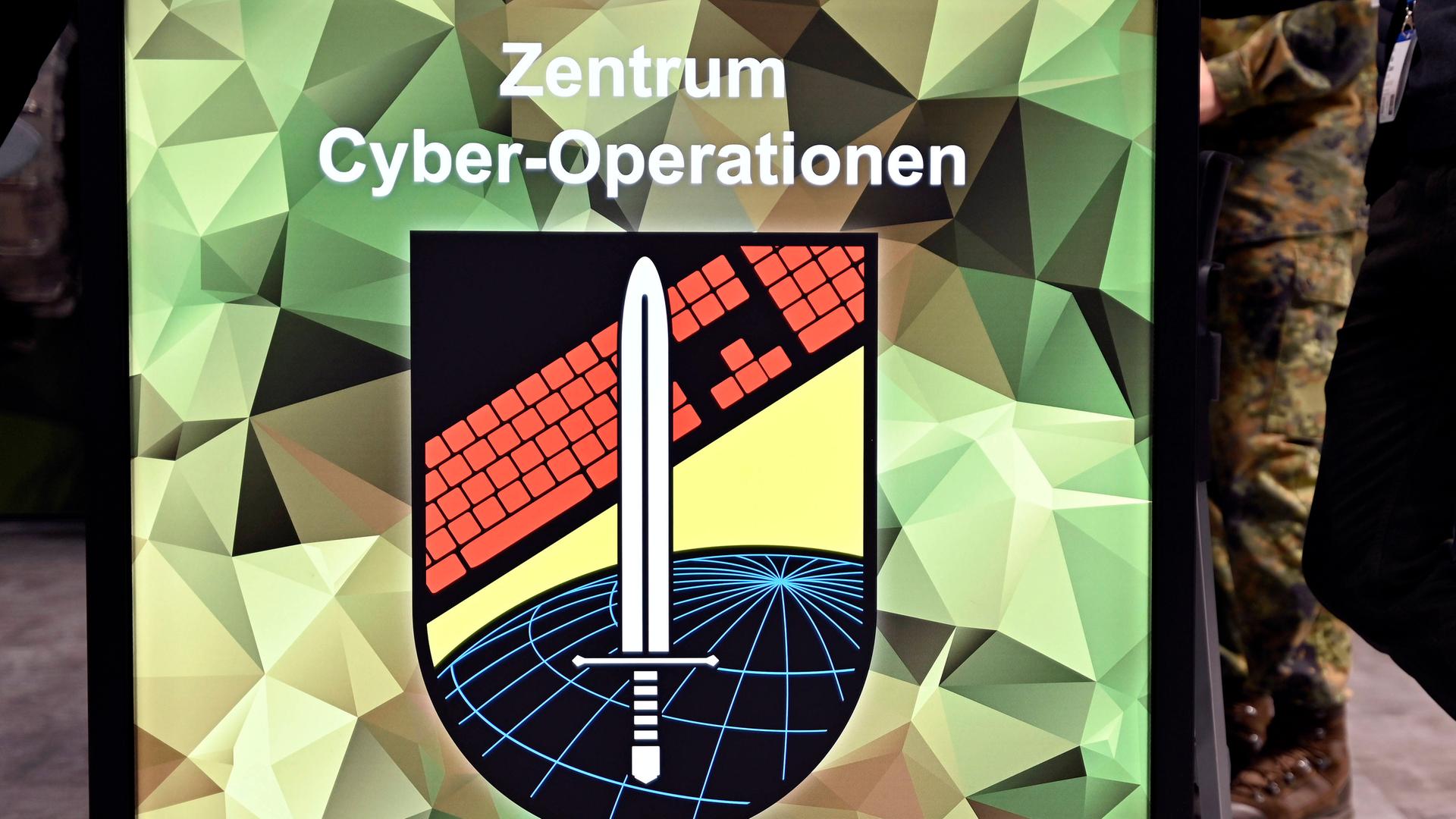 Das Symbolbild zeigt das Logo des Zentrums Cyber-Operation bei der Bundeswehr.