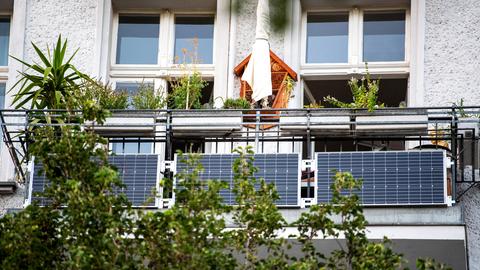 Ein Balkonkraftwerk in Berlin Friedrichshain