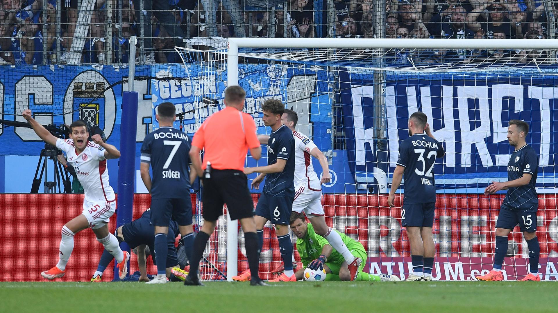 Szene aus dem Relegations-Hinspiel VfL Bochum gegen Fortuna Düsseldorf 