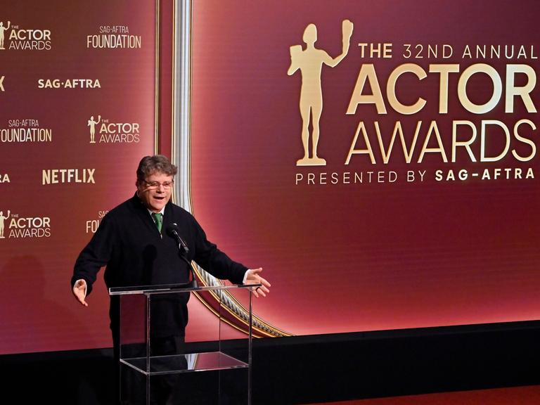 Verbandspräsident Sean Astin bei einer Veranstaltung der 32. Actor Awards. 