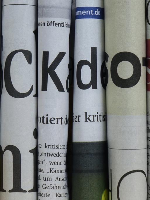 Aus Zeitungsbuchstaben wurde das Wort Lockdown zusammengestellt.