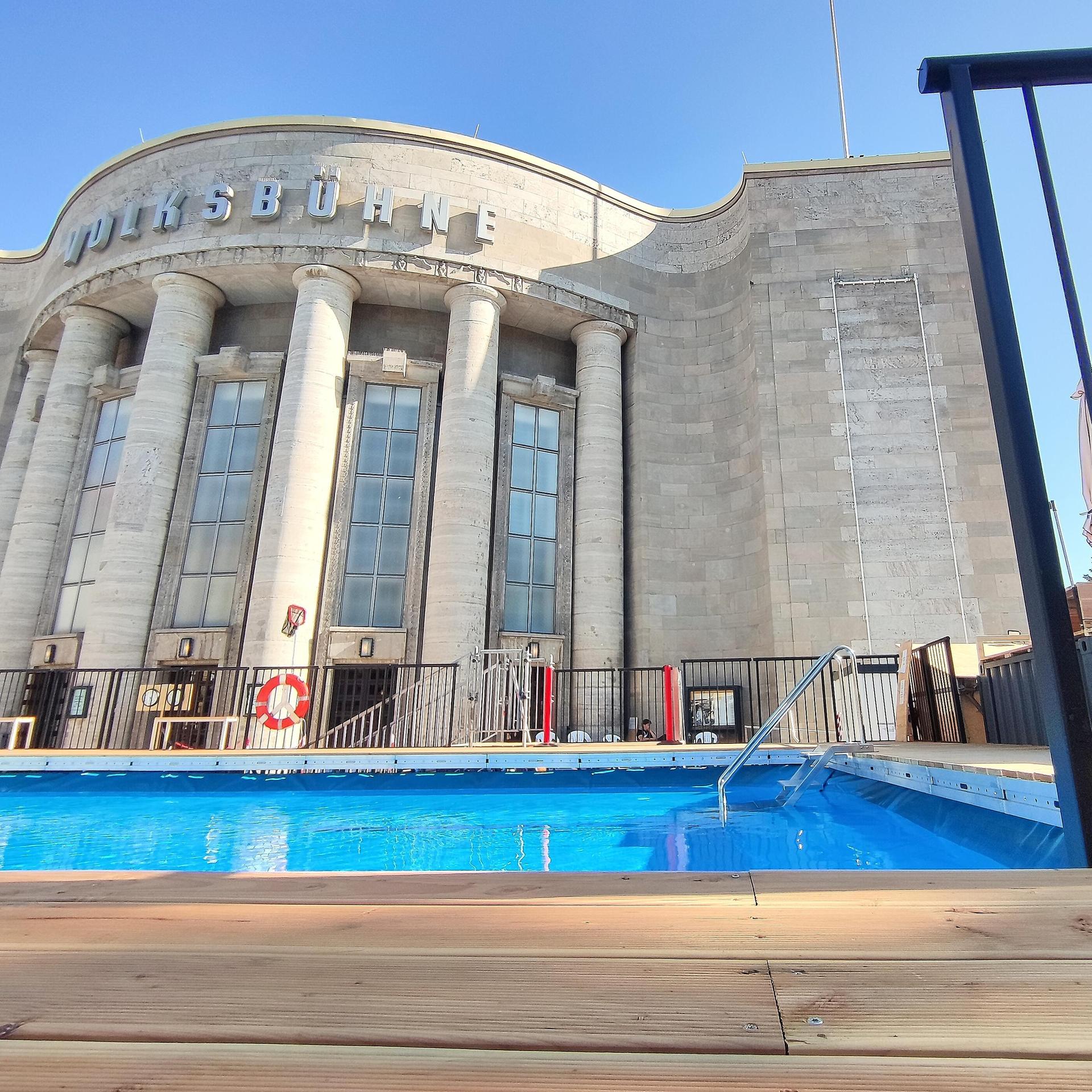 Volksbühne Berlin - "Volksbad" sorgt für Wirbel: Ist jetzt auch Baden politisch?