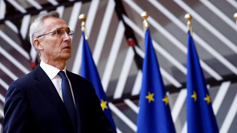 NATO-Generalsekretär Jens Stoltenberg trifft beim Verteidigungsausschuss der EU in Brüssel ein, 15.11.2022
