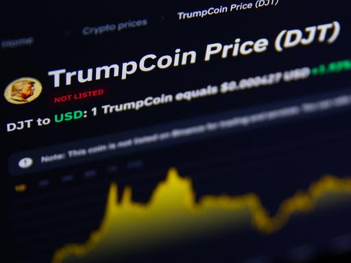 Ein Bild der Trump-Coin Kryptowährung auf der Binance website. (Photo by Beata Zawrzel/NurPhoto)