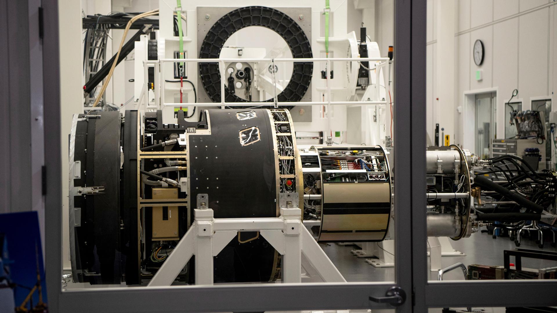 Am 17.10.2022 ist sie noch nicht ganz fertig: Die größte Digitalkamera der Welt. Sie steht im National Accelerator-Labor in Palo Alto Kalifornien (Josh Edelson/Pool via AP) Am 17.10.2022 ist sie noch nicht ganz fertig: Die größte Digitalkamera der Welt. Sie steht im National Accelerator-Labor in Palo Alto Kalifornien (Josh Edelson/Pool via AP)