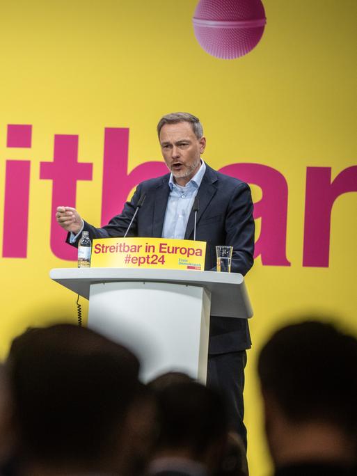 Christian Lindner, FDP Bundesvorsitzender und Bundesfinanzminister, spricht zu Beginn des Europaparteitag der Liberalen.