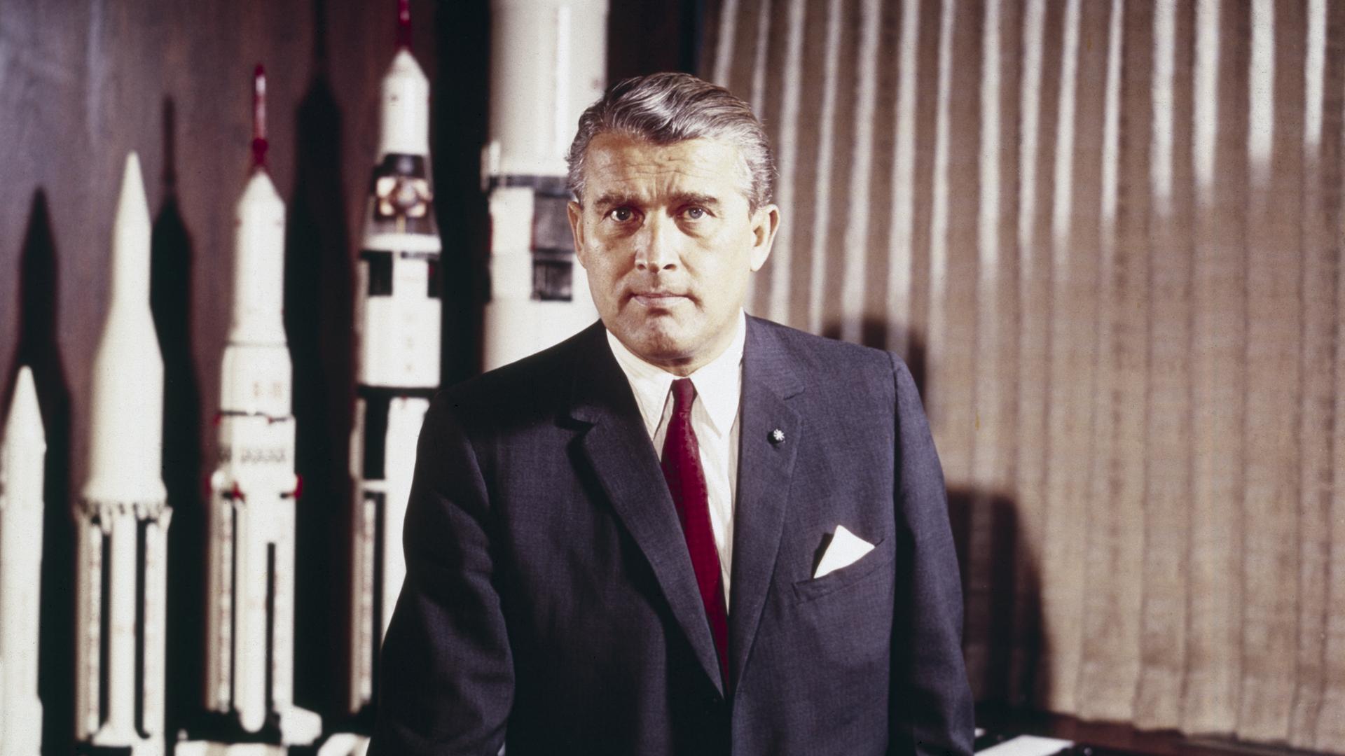 Weit weg von der Vergangenheit in Deutschland: Wernher von Braun im Jahr 1964 in seinem Büro