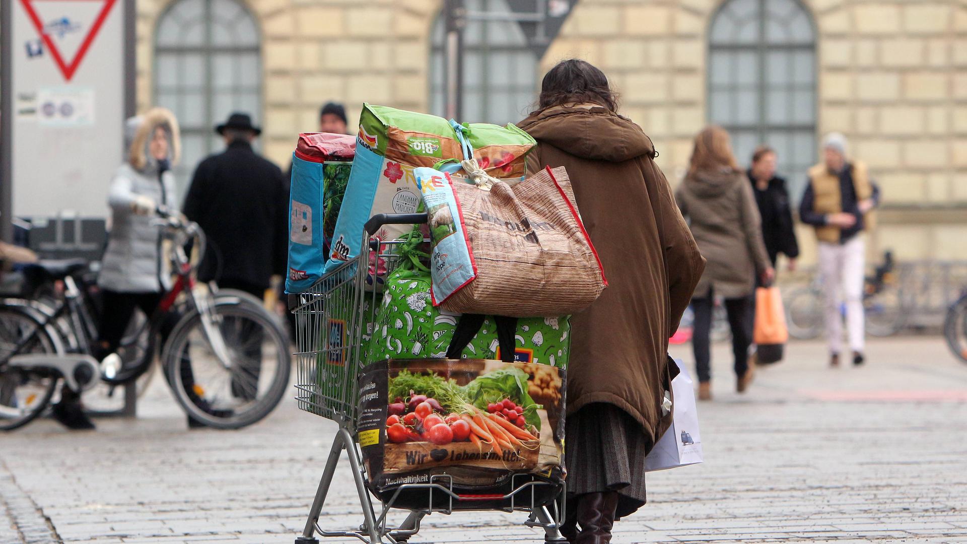 obdachlose-frau-100-1920x1080.jpg