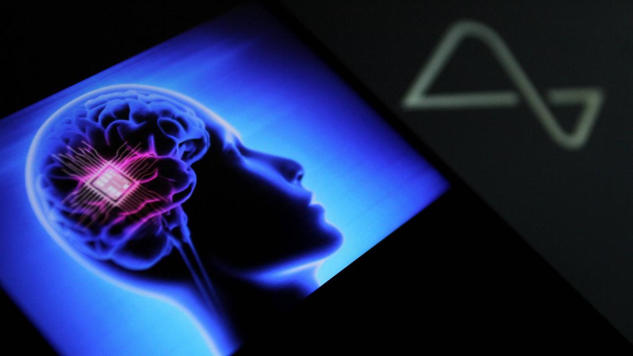 Auf diesem Foto ist ein Firmenlogo und eine Illustration von einer implantierbaren Gehirn-Computer-Schnittstelle zu sehen.