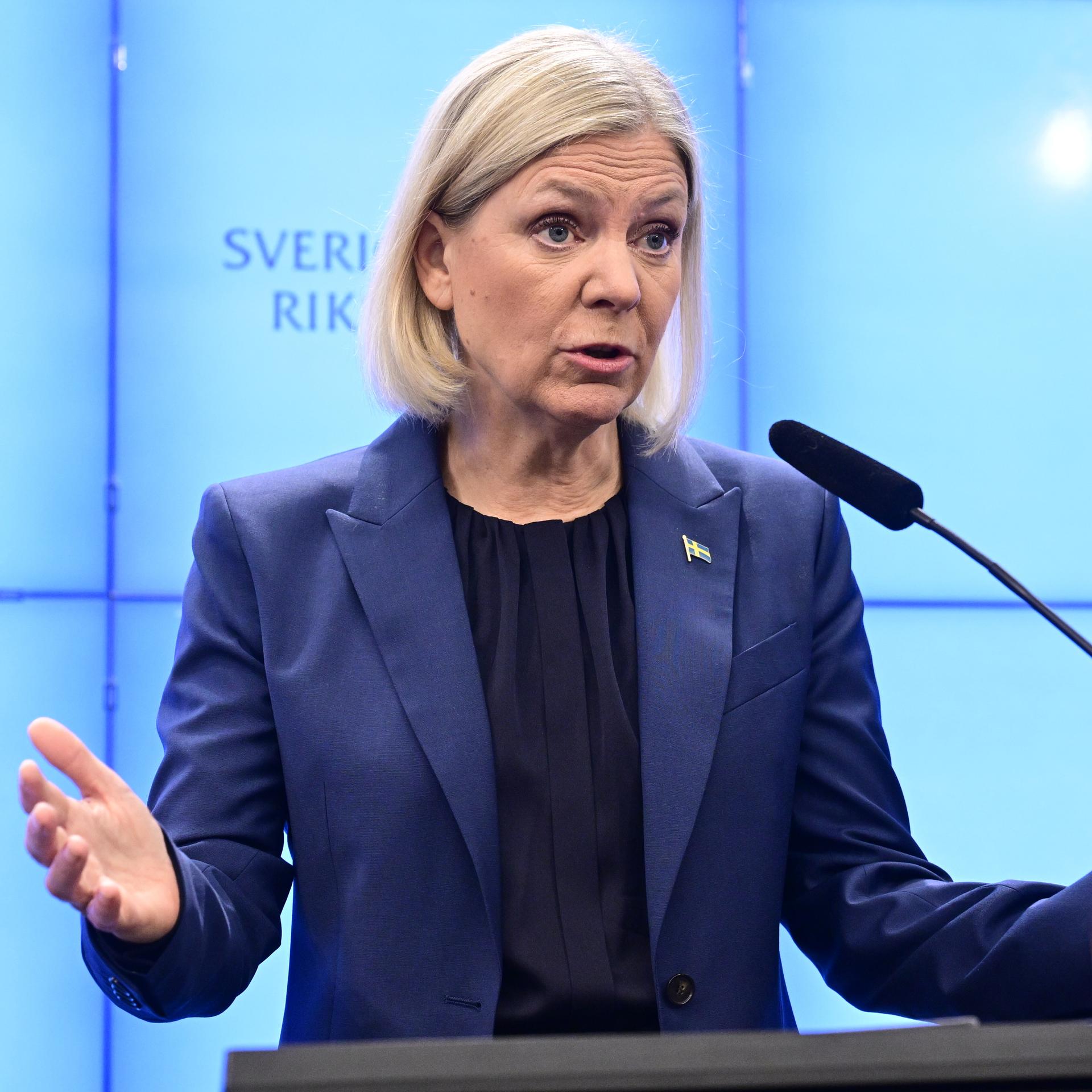 Die sozialdemokratische Parteivorsitzende Magdalena Andersson spricht in schwedischen Parlament. 
