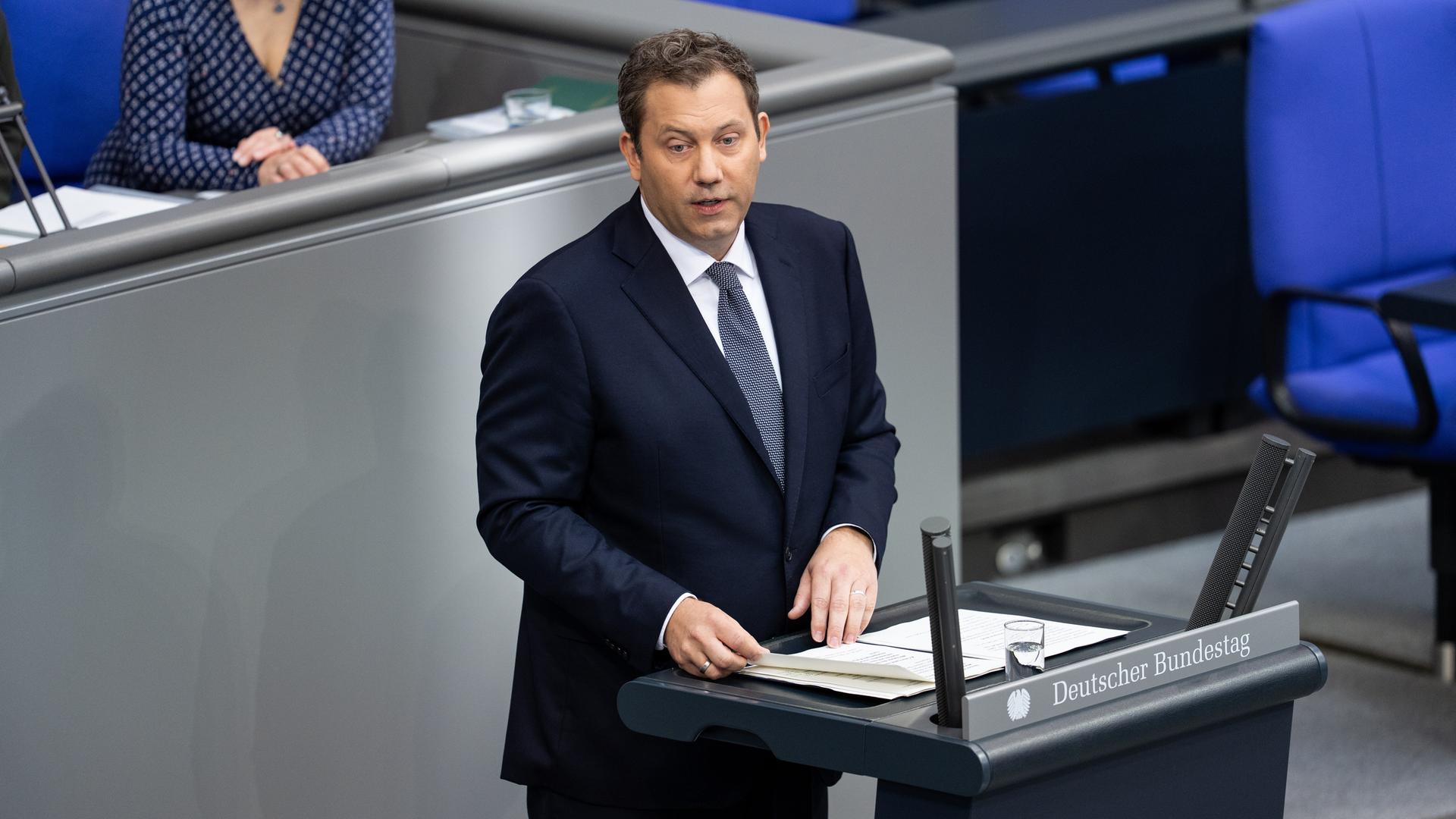 Finanzminister Lars Klingbeil stellt den Haushaltsentwurf 2027 vor. Finanzminister Lars Klingbeil stellt den Haushaltsentwurf 2027 vor.