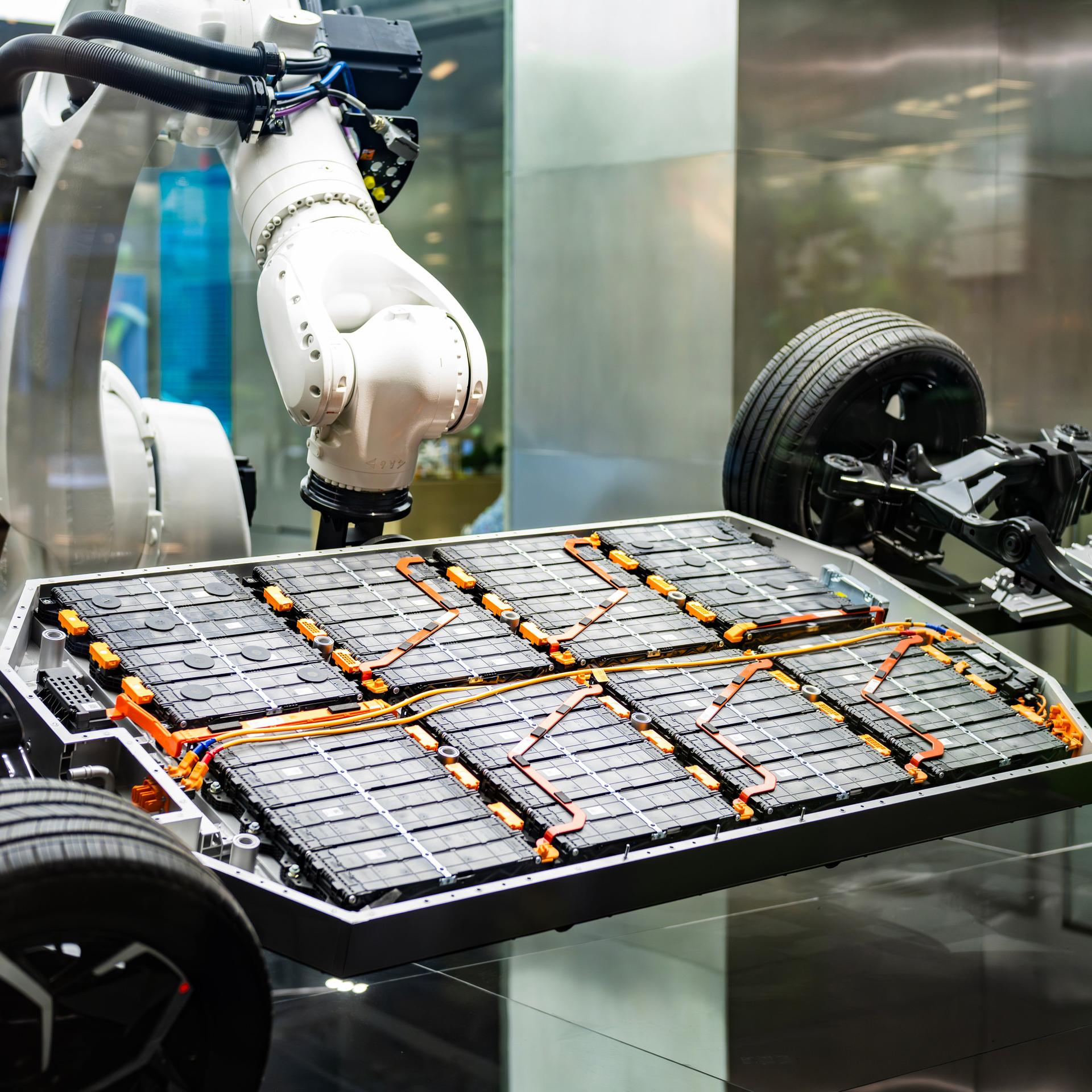 Batteriezellen - Der internationale Wettlauf um den E-Auto-Antrieb