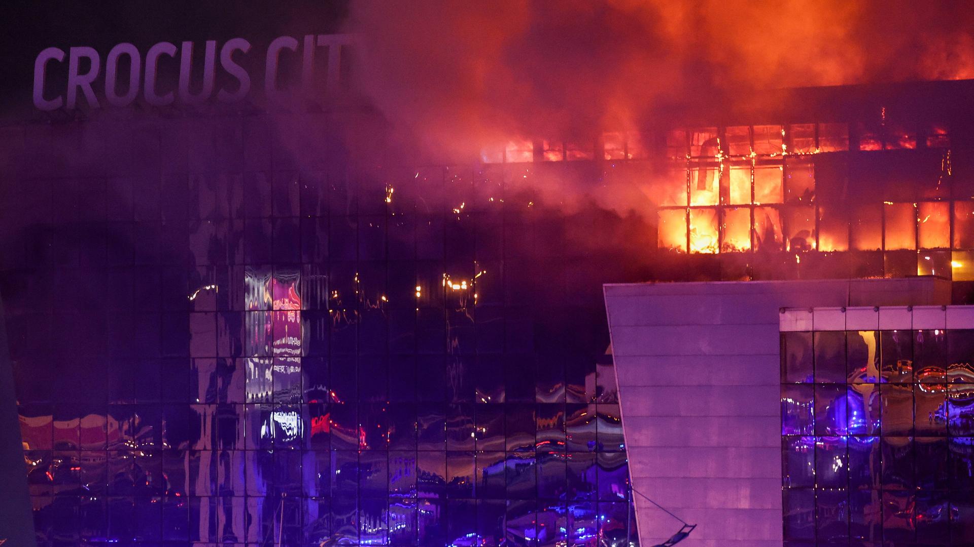Feuer an der Crocus City Hall bei Moskau