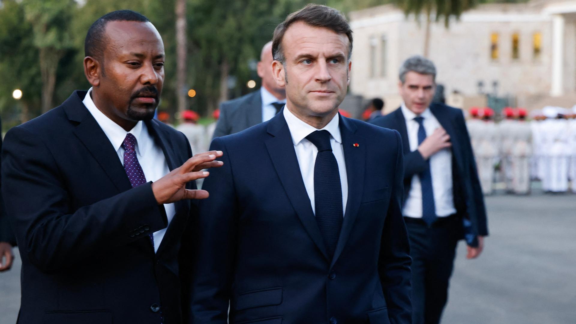 Äthiopiens Premierminister Abiy Ahmed und Frankreichs Präsident Emmanuel Macron während eines Besuchs in Addis Abeba.