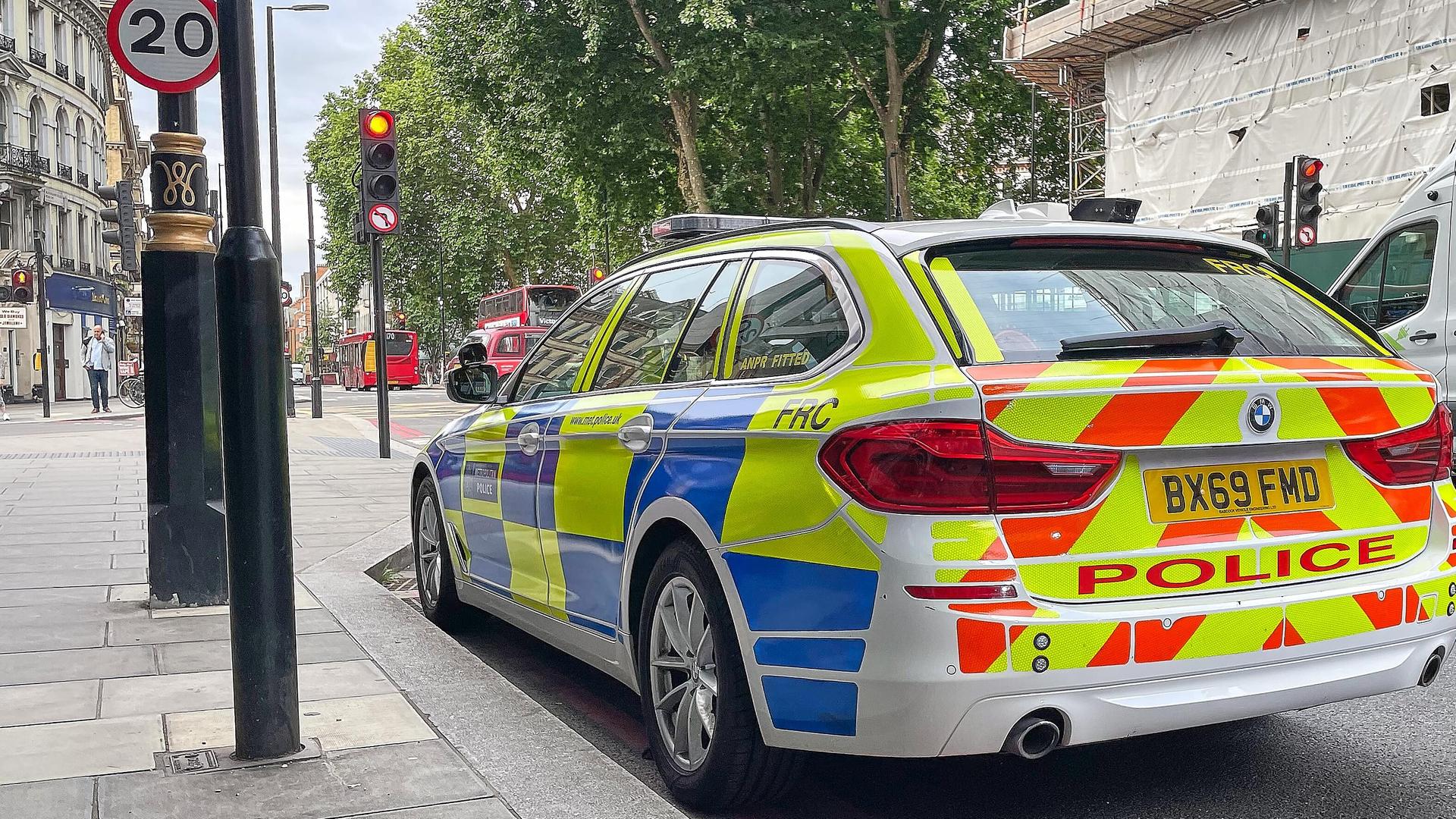 Ein Polizeiauto in London, England, Großbritannien Ein Polizeiauto in London, England, Großbritannien