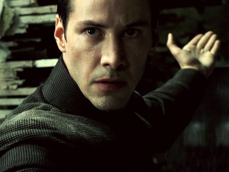 Filmszene mit Keanu Reeves als Larry Wachowski alias Neo im Film Matrix Revolutions der Regisseure Andy und Larry Wachowski aus dem Jahr 2003.