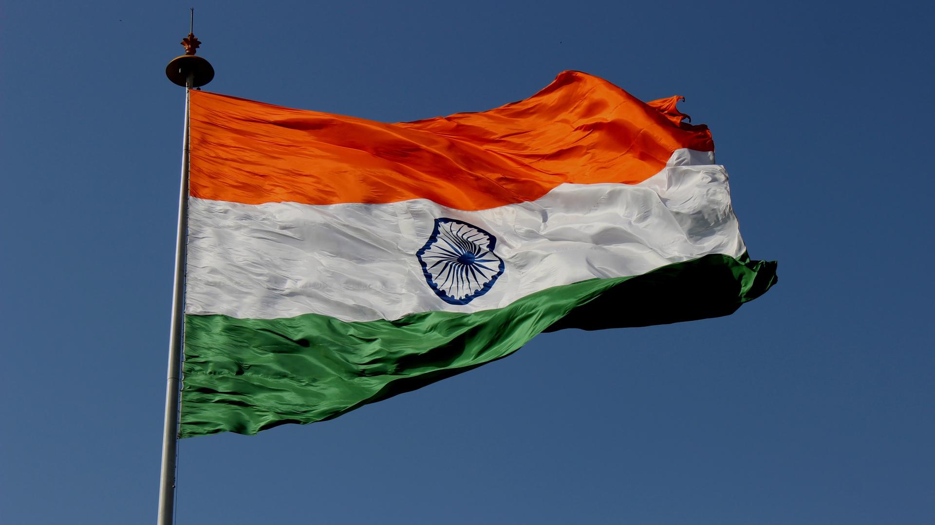 Eine indische Flagge.