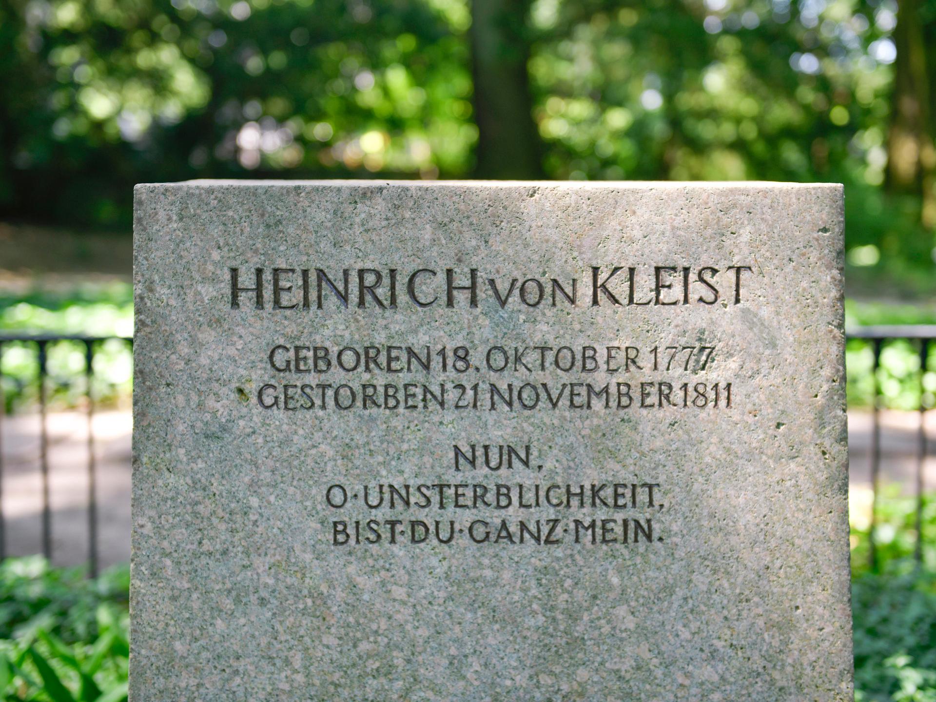 Kleist-Grabstein auf einem Friedhof in Steglitz-Zehlendorf, Berlin