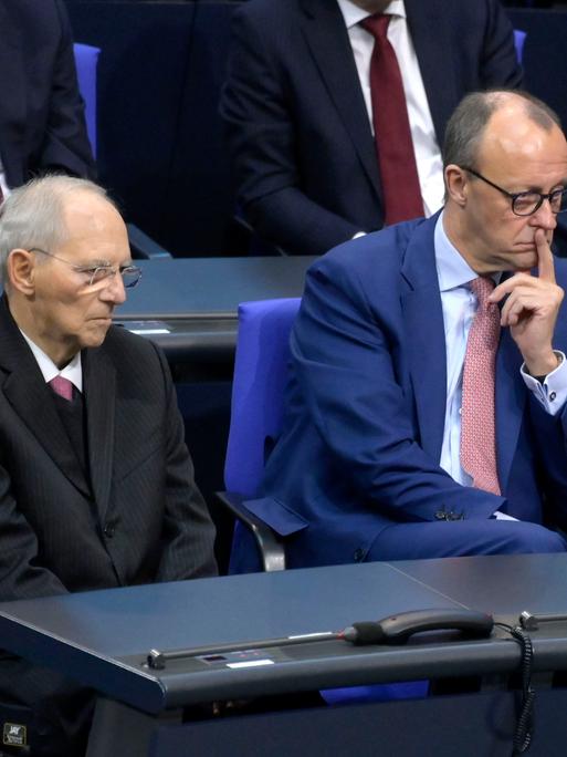 Wolfgang Schäuble und Friedrich Merz in der 76. Sitzung des Deutschen Bundestages im Reichstagsgebäude. Berlin, 15.12.2022