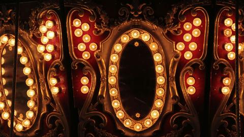 Lichterschmuck an einem Karussell