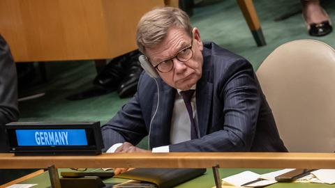 Wadephul verfolgt die Reden der Generalversammlung der Vereinten Nationen.