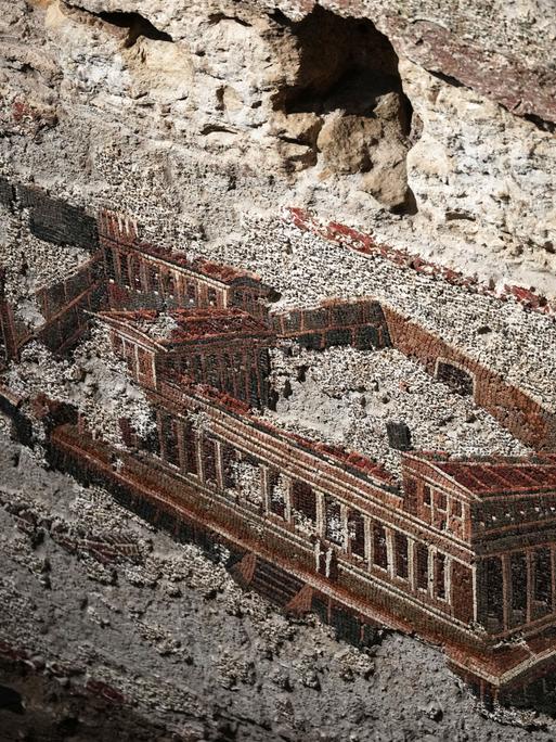 Ein Ausschnitt des restaurierten, 15 Meter langen antiken Wandmosaiks aus der Ausgrabungsstätte "The Painted City", das Ende der 1990er Jahre in den unterirdischen Anlagen entdeckt wurde.