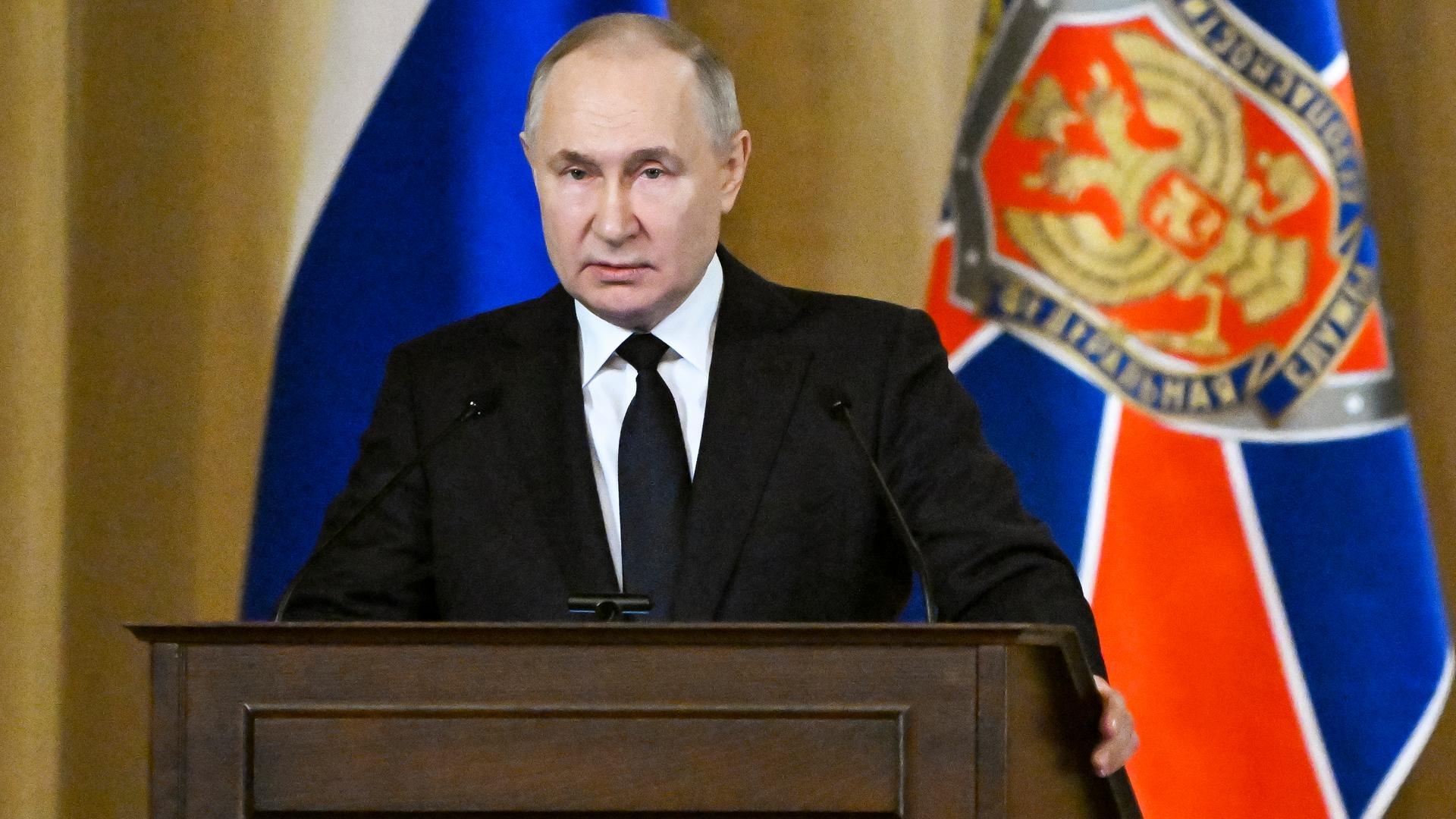 Der russische Präsident hält eine Rede beim Inlandsgeheimdienst FSB in Moskau.