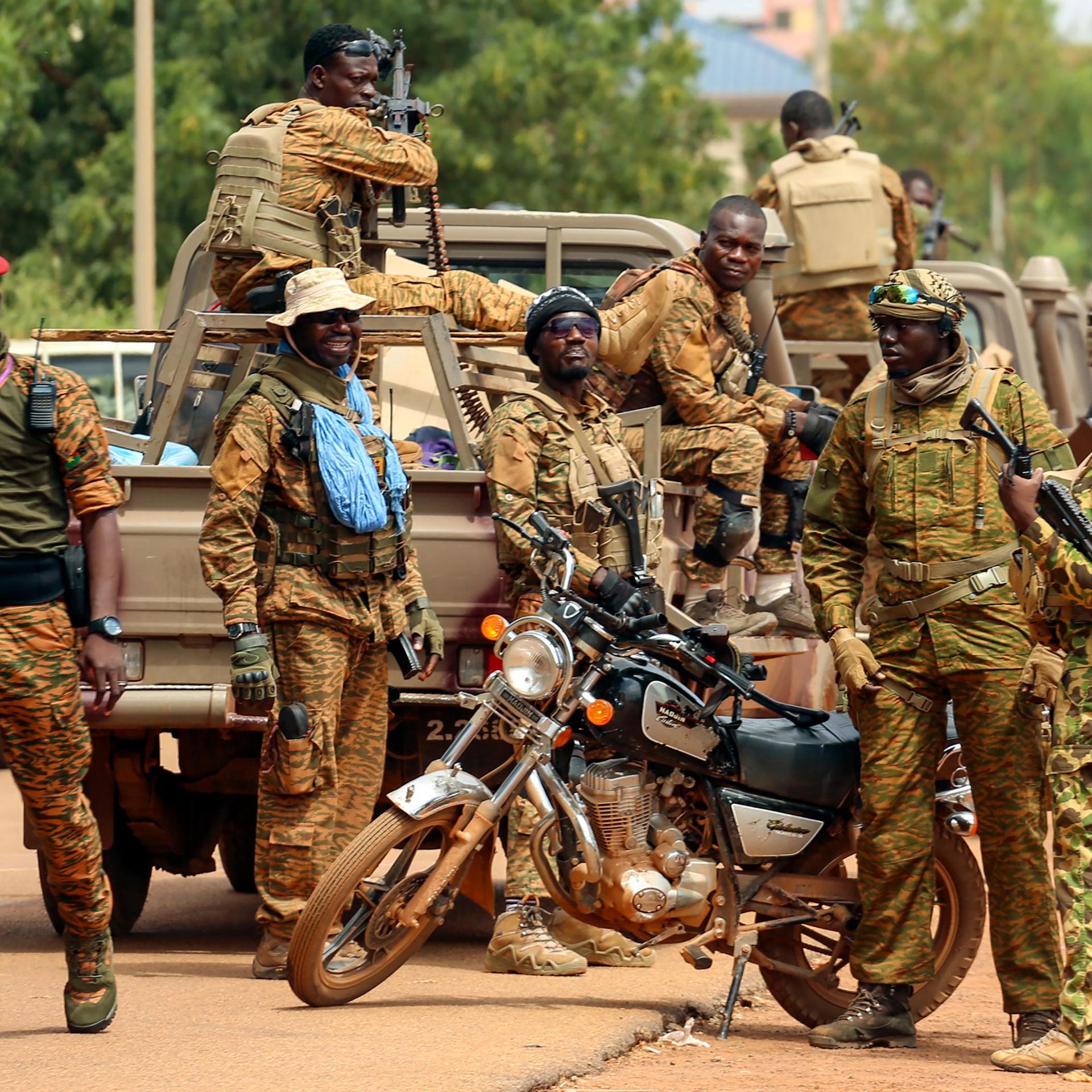 Westafrika - Junta in Burkina Faso löst alle Parteien auf
