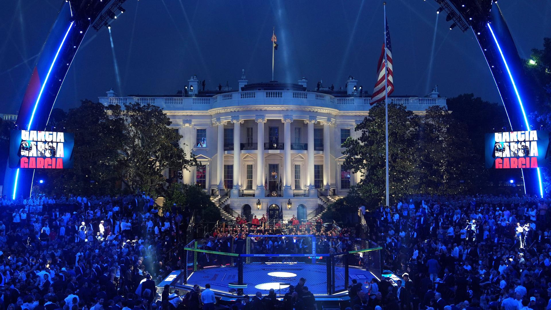 Kampfsportevent am Weißen Haus in Washington am 80. Geburtstag von US-Präsident Donald Trump. Kampfsportevent am Weißen Haus in Washington am 80. Geburtstag von US-Präsident Donald Trump.