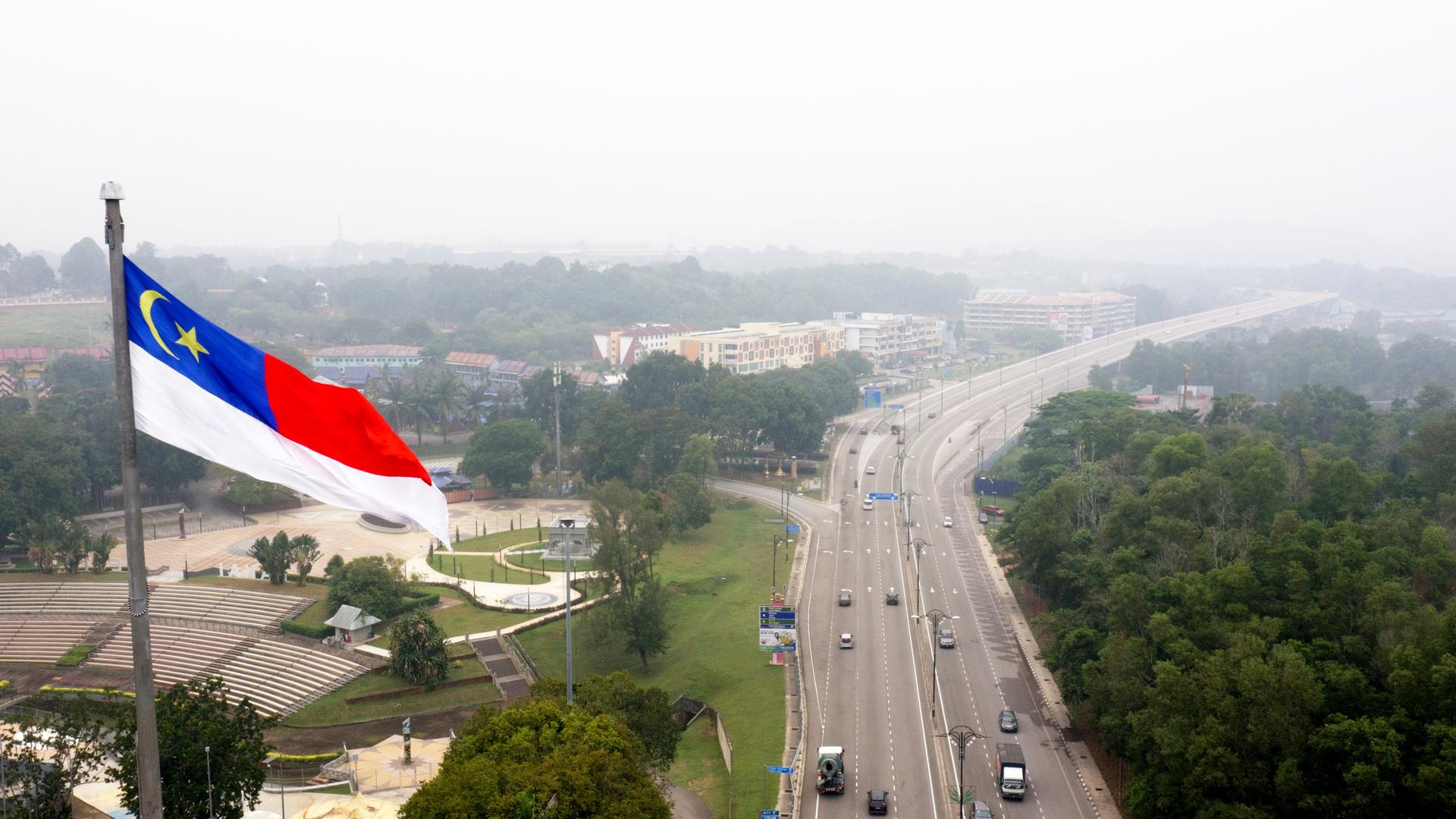 Malakka: Die Sicht rund um Ayer Keroh ist aufgrund des Smogs eingeschränkt. Malakka: Die Sicht rund um Ayer Keroh ist aufgrund des Smogs eingeschränkt.