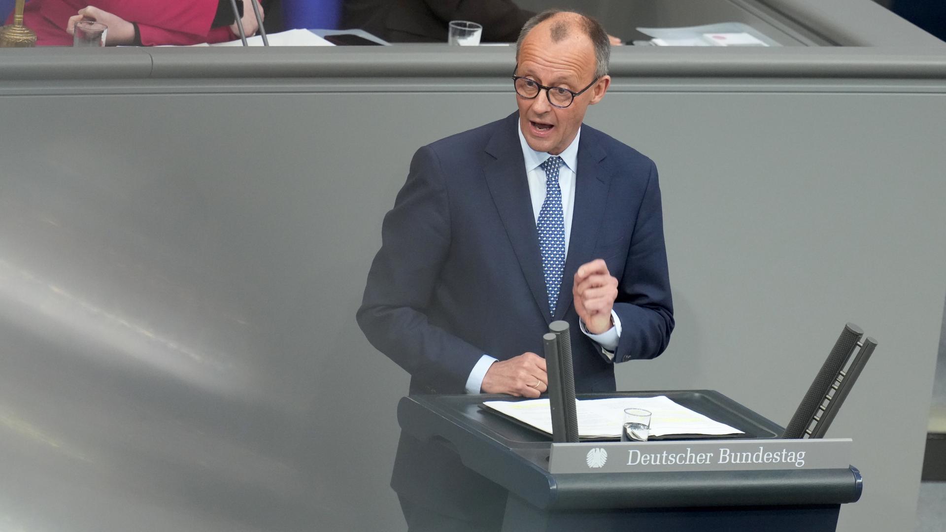 Friedrich Merz, CDU/CSU Fraktionsvorsitzender und CDU Bundesvorsitzender spricht im Deutschen Bundestag (13.3.2025)