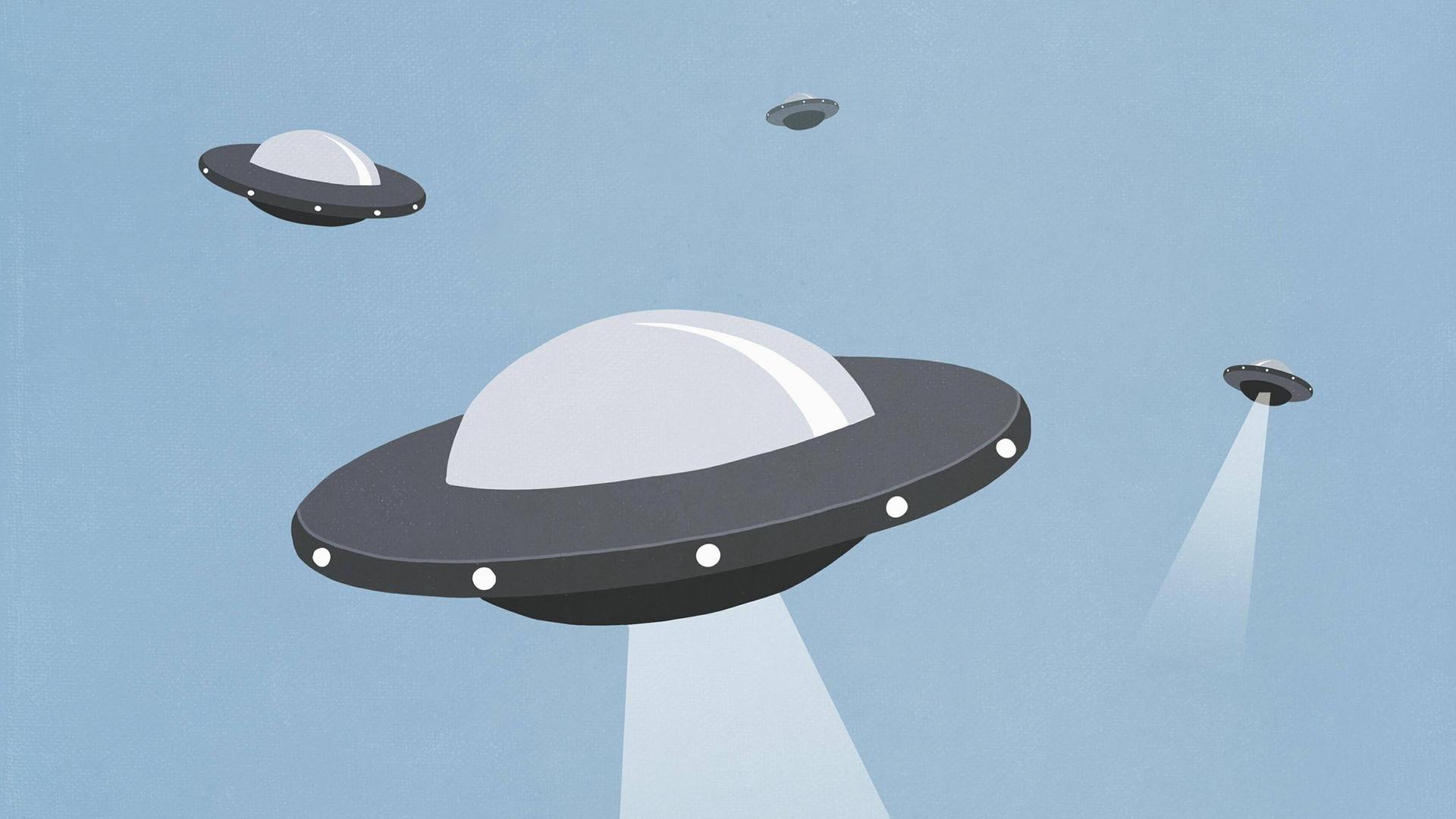 Mehrere Ufos (Unbekannte Flugobjekte) am Himmel, manche weiter weg, eines ganz nah. Ein Lichtkegel fällt auf einen Menschen, der mit erhobener Hand das Gesicht abschirmt.