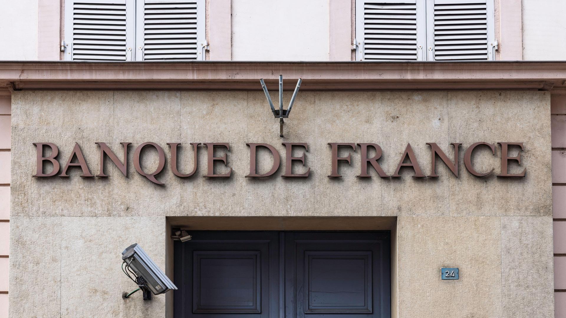 Der Schriftzug "Banque de France" an einem Gebäude Der Schriftzug "Banque de France" an einem Gebäude