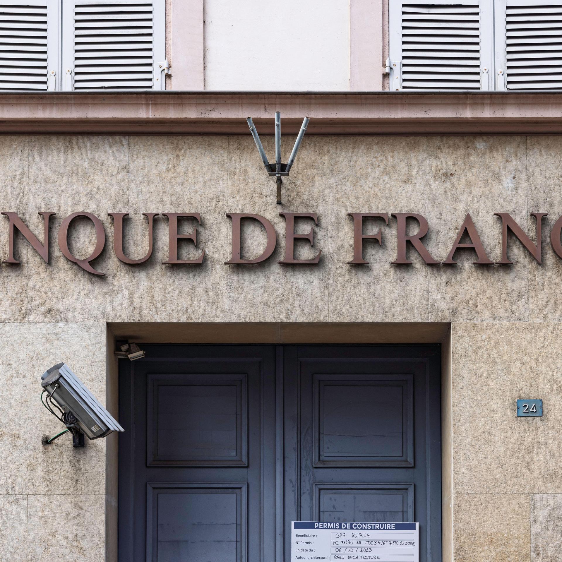 Der Schriftzug "Banque de France" an einem Gebäude