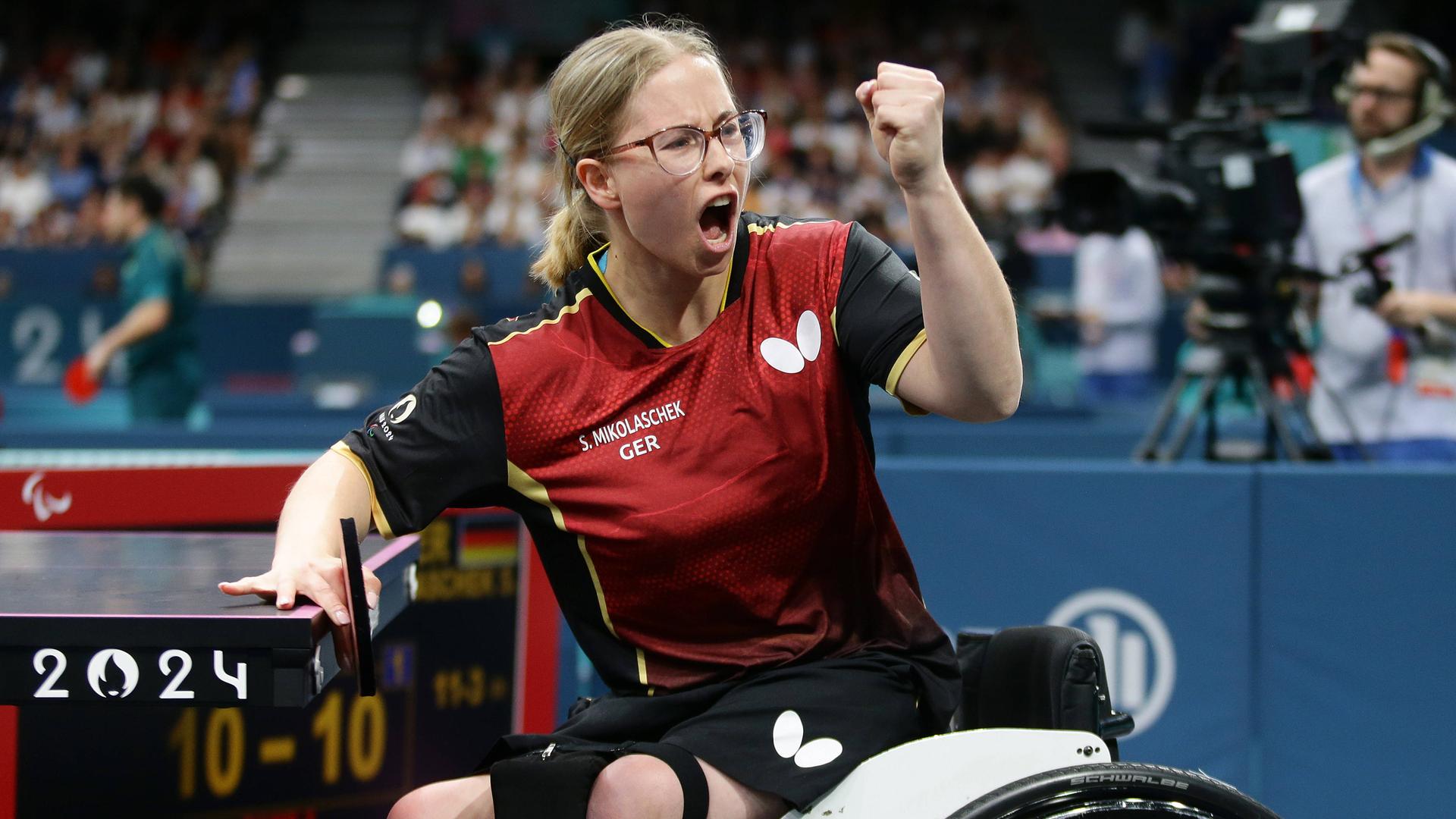 Die deutsche Tischtennis-Spielerin Sandra Mikolaschek hat bei den Paralympics in Paris die Golfmedaille in der Klasse WS4 gewonnen.