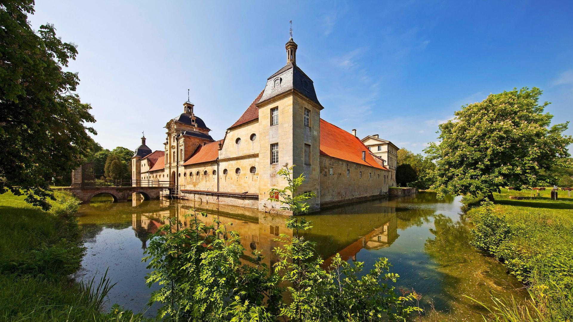 Haus Stapel, eines der groessten Wasserschloesser in Westfalen, Deutschland Haus Stapel, eines der groessten Wasserschloesser in Westfalen, Deutschland